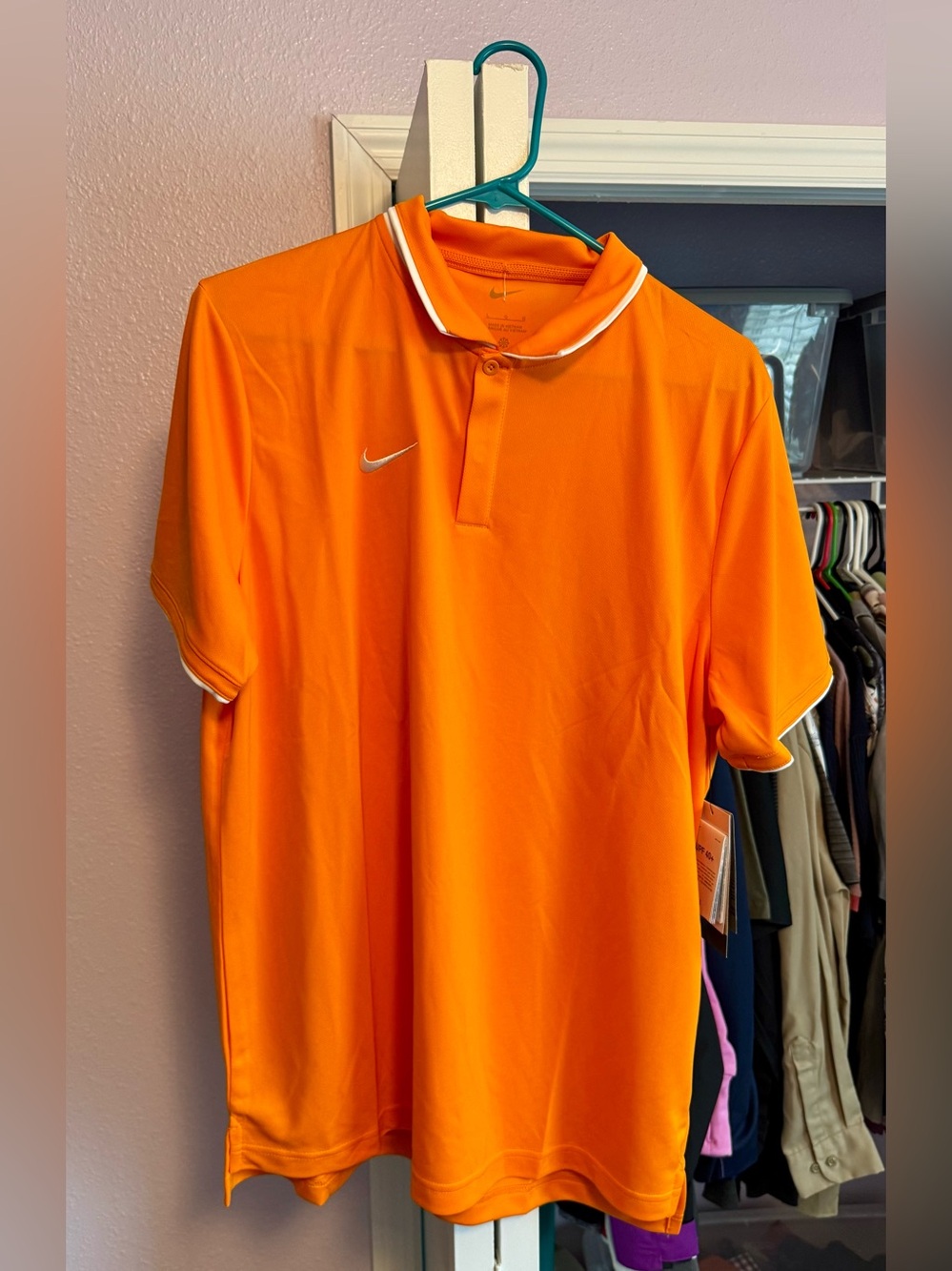 Nike Men’s Large UPF40+ Short Sleeve Polo Shirt. NWT